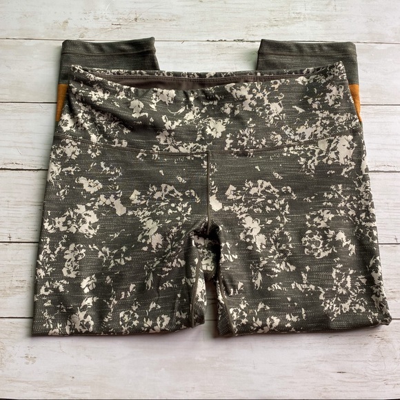 PrAna Pillar Printed Capri Cropped Leggings - Picture 6 of 13